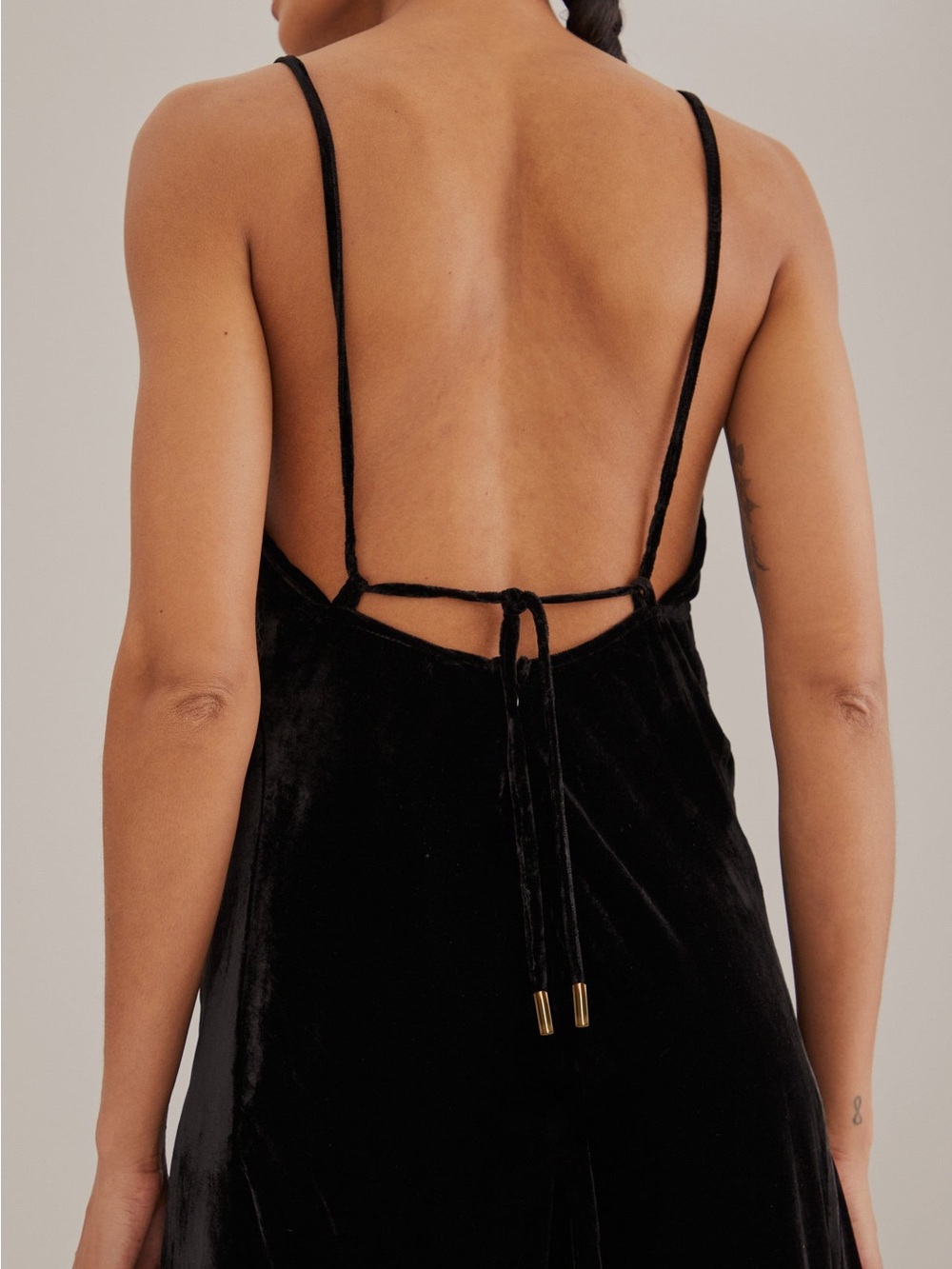 FARM Rio Black Velvet Slip with Lace Appliqué - Picture 2 of 12